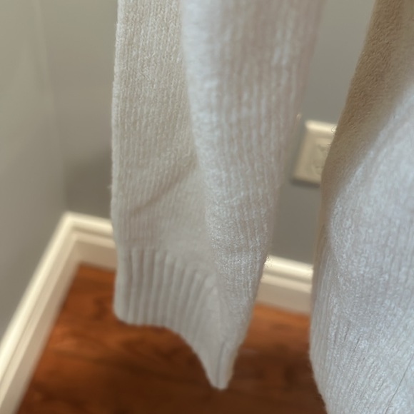 Sweater - Picture 3 of 5